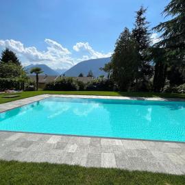 Garden Pool Apartment، فندق في ميرانو