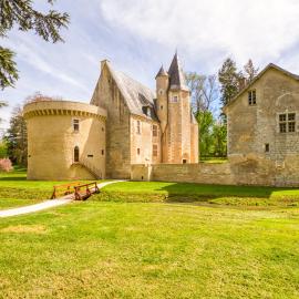 Château de Vieux Moulin، فندق في Vielmanay