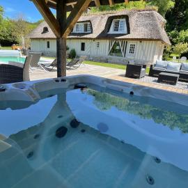 LES 2 CHAUMIÈRES Piscine & Spa Honfleur