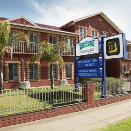 Courtyard Motor Inn