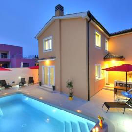 Villa with private pool in village Jadreški