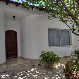 Casa em bairro residencial próxima ao centro e HB, hotel in Sao Jose do Rio Preto