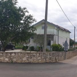 Apratmani Maretic, hotel a Ugrinići