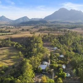 Barney View में, होटल Barney Creek Vineyard Cottages