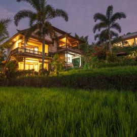 Lesong Hotel and Restaurant, hotelli kohteessa Munduk