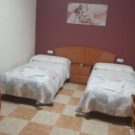 Hostal Los Amigos, khách sạn ở La Roda
