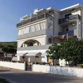 Apartments Antonio, hotel en Pag