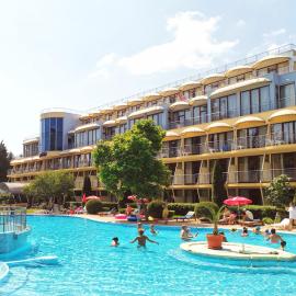 Hotel Koral, hotell i Sveti Konstantin och Helena