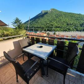 Studio Elvis, hotel in Plomin