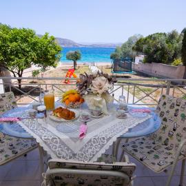 Sunset Resort، فندق في Aiándion