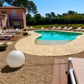 Domaine Le Mas Sans Soucis, hotel in Fayence