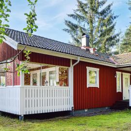Nice Home In Mariefred With Wifi, hotel in Mariefred