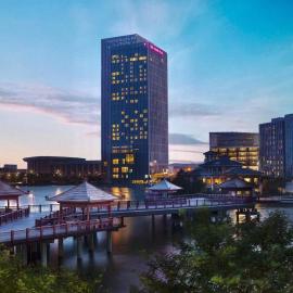 Crowne Plaza Tianjin Meijiangnan by IHG, hotel u gradu Tjanđin