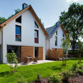 Wellness-FeWo "Seidelbast" mit Sauna & Kamin, хотел в Цингст