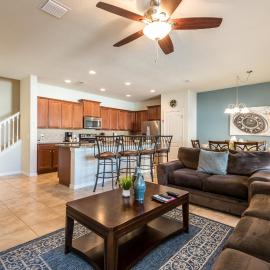 Townhome wPrivate Pool & FREE on-site Water Park