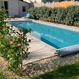 Chambre d'hôtes de Verdigné Piscine chauffée Parking Wifi, hotel v destinácii Le Mans