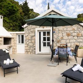 PERLA - small comfy house with the terrace
