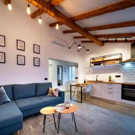 Novouređeni apartman Marko, Hotel in Mundanije