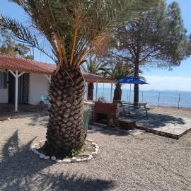 Beachfront 2Br Garden Bbq SeaView QuietRetreat, hotel in Missolonghi