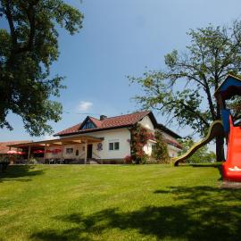 Gasthof-Pension Weninger, хотел в Paldau
