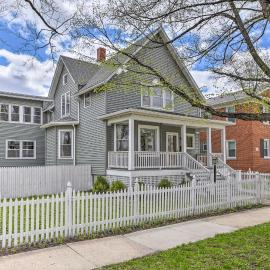 Spacious Oak Park Home, 11 Mi to Downtown Chicago!, מלון באוק פארק