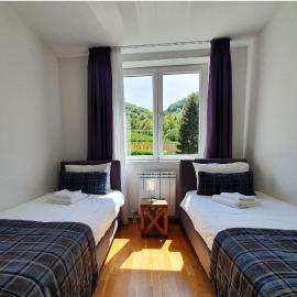 Viesnīca PLANINSKO JUTRO - Brzeće Centar Apartments, Kopaonik pilsētā Brzeće