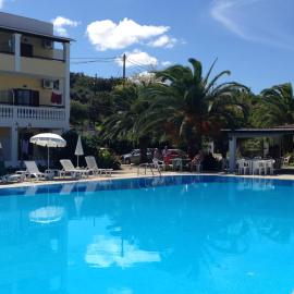 Tzilios Studios, hotel en Acharavi