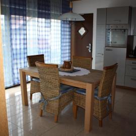 Apartment Charlotte, מלון בנוינקירכן