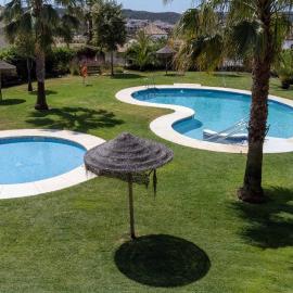 2-bedroom Townhouse with Pool view - ELL01