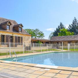 Cozy Home In Eglise Neuve D'issac