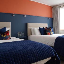 Alcock & Brown Hotel, מלון בקליפדן