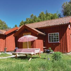 Amazing Home In Lur With Wifi