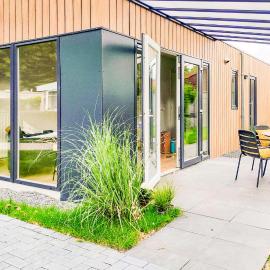 Awesome Home In Heinkenszand With Wifi