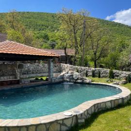 ONOMAD, hotell i Boljevac