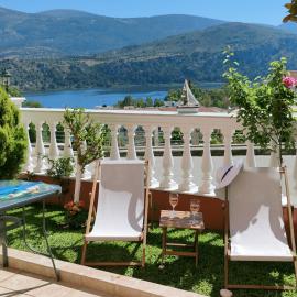 Blue Lagoon Luxury Apartment B2, hotel in Argostoli