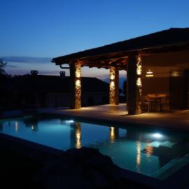 Villa Kadila with heated pool and sauna for family, hotel u gradu Lun