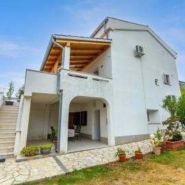 Apartment Anton, hotelli kohteessa Punat