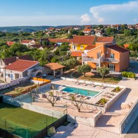 Apartments Vesna, hotel u Skradinu