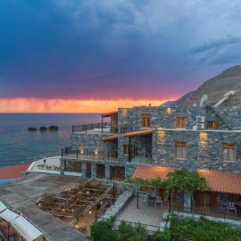 XENIA HOTEL, מלון בספאקיה