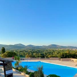 Jolie maison Golfe de Saint-Tropez, hotel a Cogolin