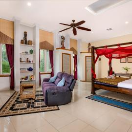 LUXURY Apartment Studio PORT DOUGLAS 65 SQ MTRS and Bath