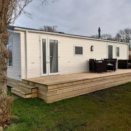 Chalet by Wadden Sea with Sunny Garden, hotel a Hippolytushoef