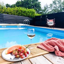 Luxe vakantiehuis Nova met zwembad, hotel v mestu Ouddorp