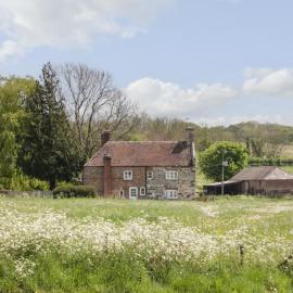2 Court Farm