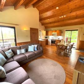 Beautiful 3BR Lodge - Stunning Beach and Golf Location - Pass the Keys, hotel in Dalbeattie