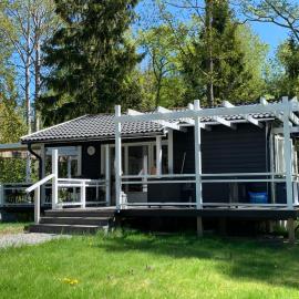 Cozy cottage near the sea, hotel v destinaci Tjustvik