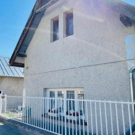 Bor-Túra Apartman, hotel in Badacsonytördemic