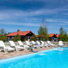 Domki Dzika Róża, hotel in Darłowo
