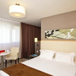 Séjours & Affaires Montreuil Saint Mandé, hotel in Montreuil