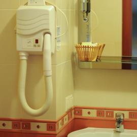 Don Kihot Hotel, hotel en Novovolynsʼk